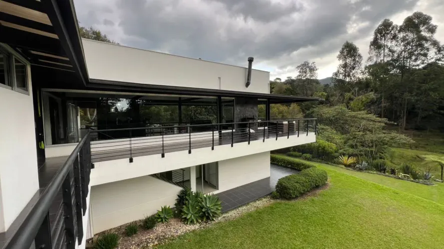 Casa de 6 alcobas en venta en Guayabito, Rionegro · foto 3 de 24
