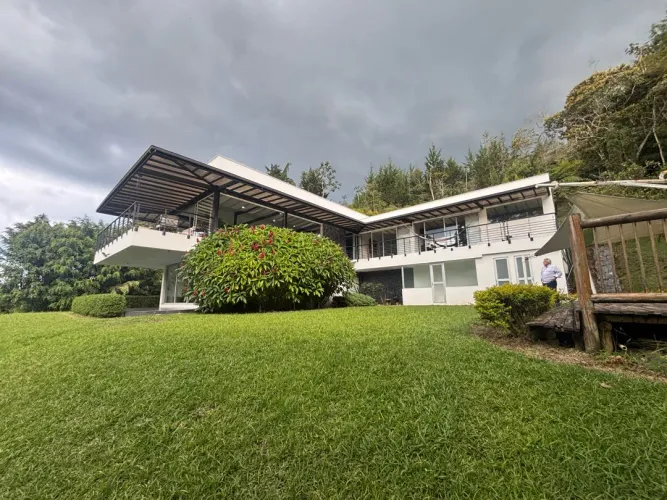 Casa de 6 alcobas en venta en Guayabito, Rionegro · foto 4 de 24