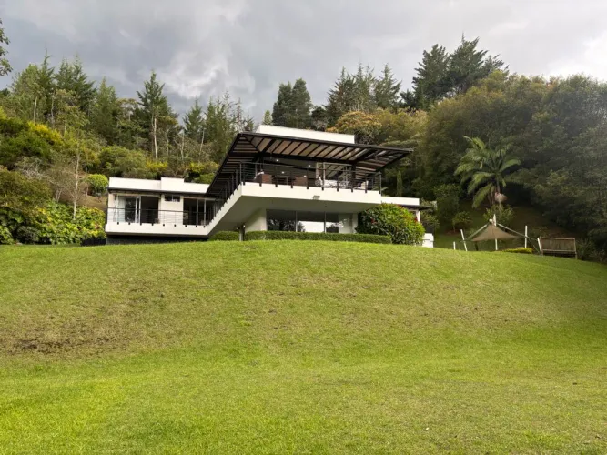 Casa de 6 alcobas en venta en Guayabito, Rionegro · foto 7 de 24