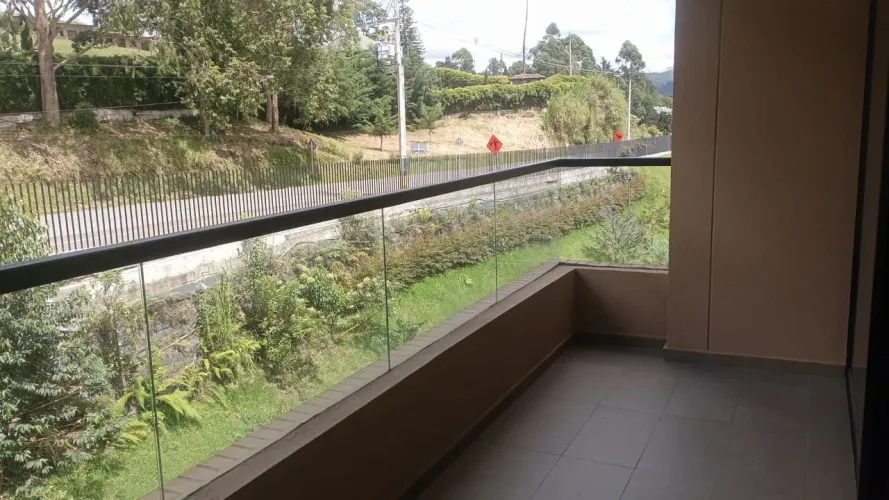 Apartamento de 2 alcobas en venta en Guayabito, Rionegro, 77 m² · foto 4 de 4