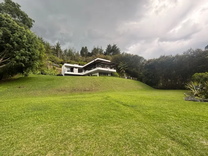Casa de 6 alcobas en venta en Guayabito, Rionegro · foto 12 de 24