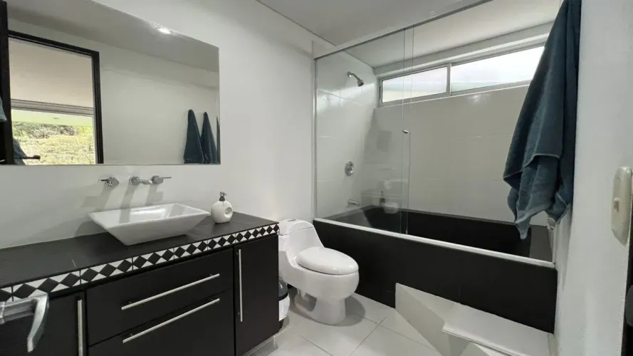 Casa de 6 alcobas en venta en Guayabito, Rionegro · foto 21 de 24