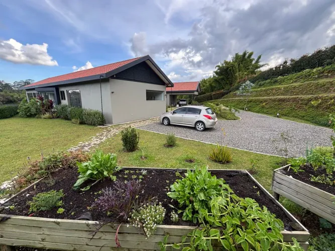 Casa de 4 alcobas en venta en Guayabito, Rionegro · foto 6 de 24