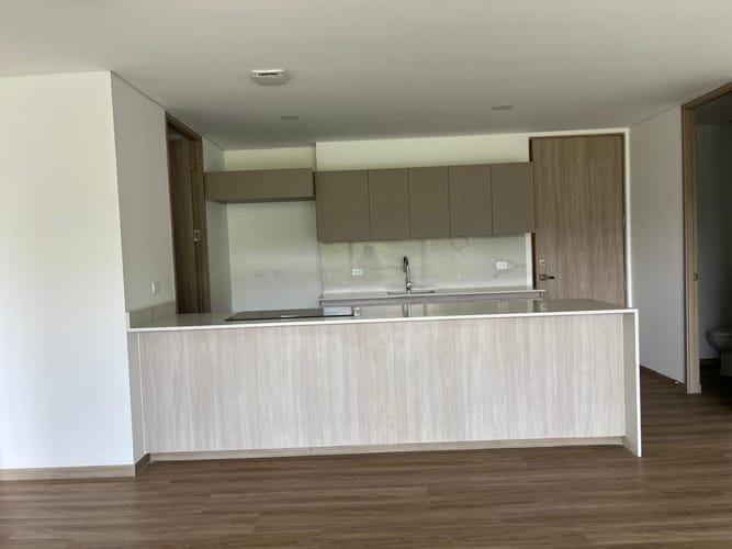 Apartamento de 2 alcobas en venta en El Porvenir, Rionegro, 106 m² · foto 2 de 24
