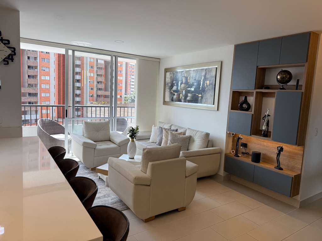 Apartamento en arriendo en Laureles, Medellín · foto 2 de 11