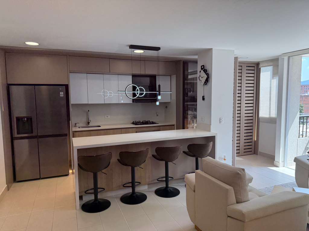 Apartamento en arriendo en Laureles, Medellín · foto 4 de 11