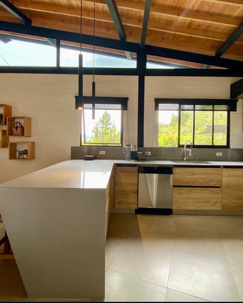 Casa de 6 alcobas en venta en Guamito, La Ceja, 520 m² · foto 2 de 17