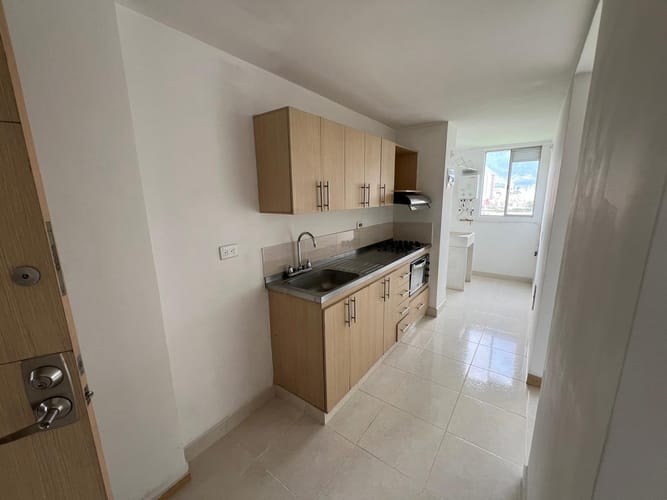 Apartamento de 3 alcobas en venta en Centro, Bello, 62 m² · foto 2 de 11