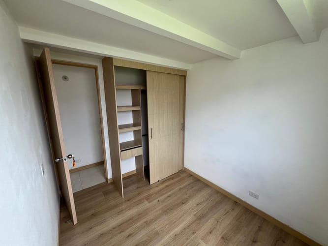 Apartamento de 3 alcobas en venta en Centro, Bello, 62 m² · foto 5 de 11