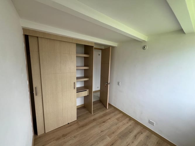 Apartamento de 3 alcobas en venta en Centro, Bello, 62 m² · foto 6 de 11