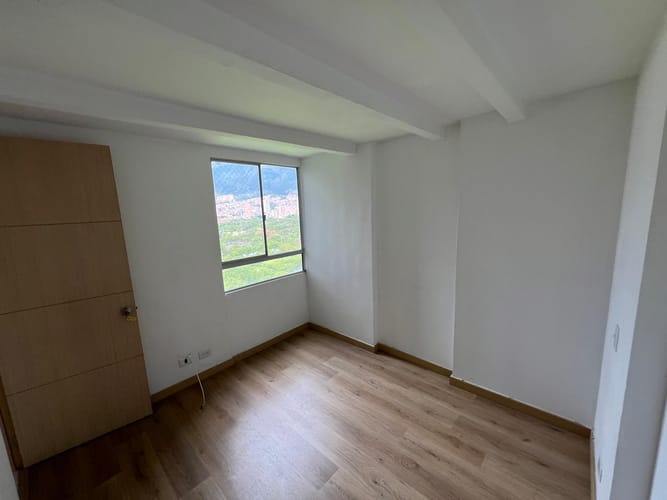 Apartamento de 3 alcobas en venta en Centro, Bello, 62 m² · foto 8 de 11