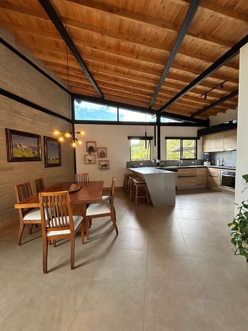 Casa de 6 alcobas en venta en Guamito, La Ceja, 520 m² · foto 15 de 17