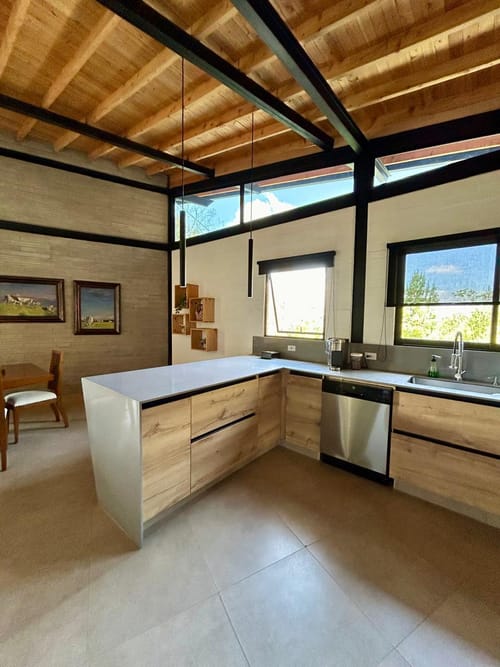 Casa de 6 alcobas en venta en Guamito, La Ceja, 520 m² · foto 16 de 17