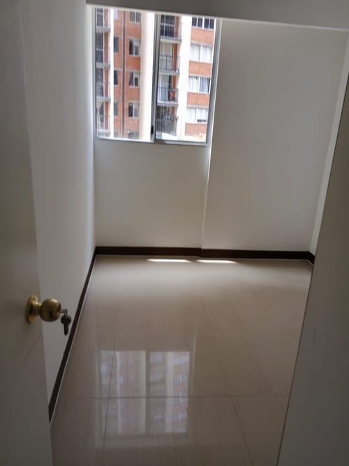 Apartamento de 3 alcobas en venta en Centro, Bello, 57 m² · foto 4 de 10
