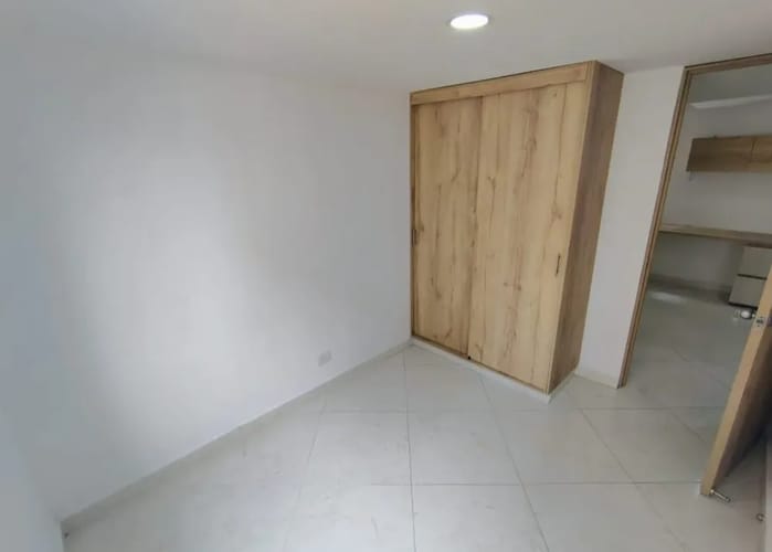 Apartamento de 3 alcobas en venta en Centro, Bello, 82 m² · foto 6 de 12