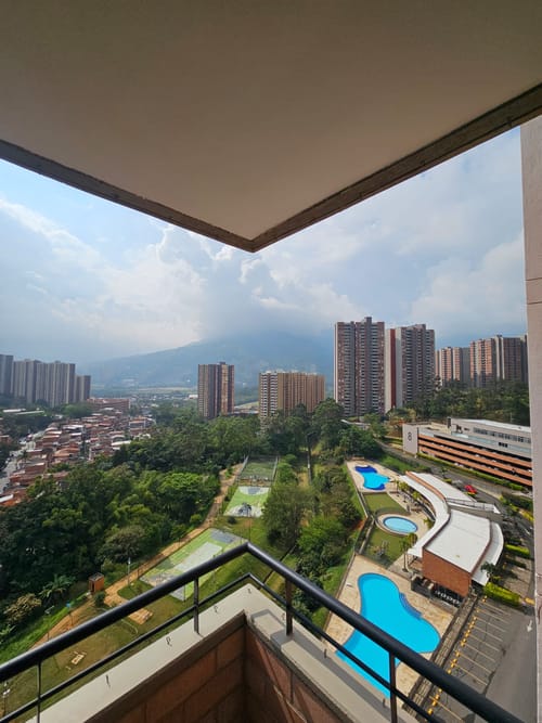 Apartamento de 3 alcobas en venta en Centro, Bello, 89 m² · foto 8 de 21