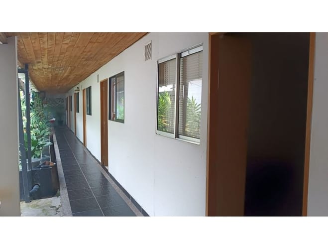 Casa de 13 alcobas en venta en Laureles, Medellín, 327 m² · foto 3 de 21