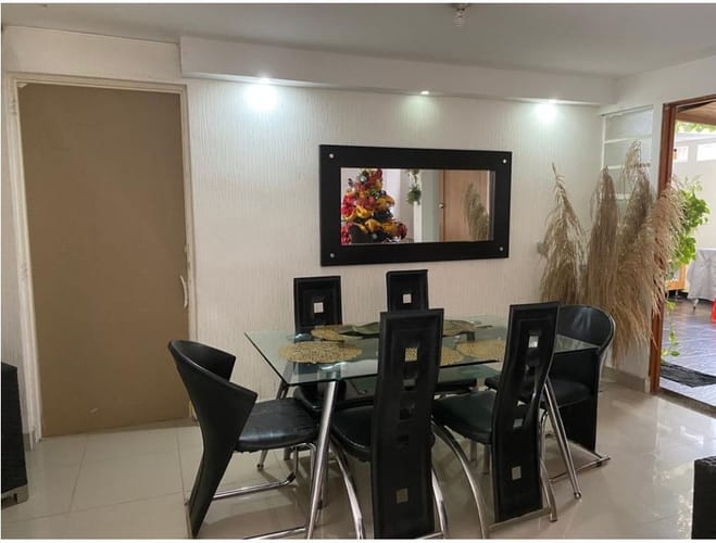 Casa de 13 alcobas en venta en Laureles, Medellín, 327 m² · foto 5 de 21