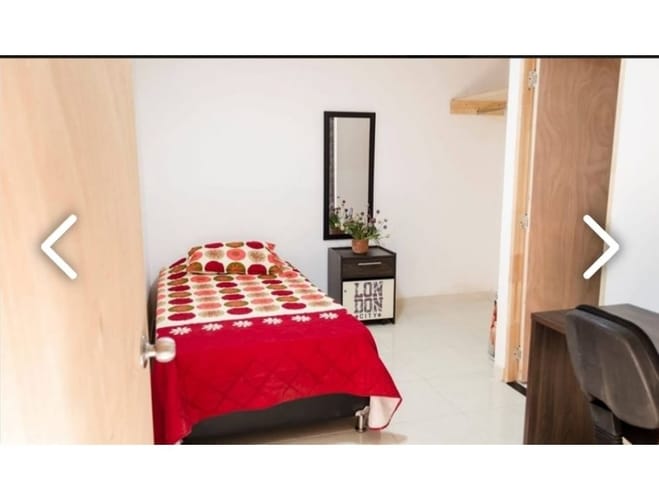 Casa de 13 alcobas en venta en Laureles, Medellín, 327 m² · foto 10 de 21