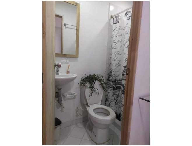 Casa de 13 alcobas en venta en Laureles, Medellín, 327 m² · foto 19 de 21