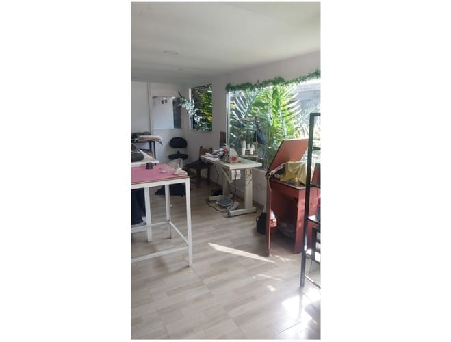 Casa de 13 alcobas en venta en Laureles, Medellín, 327 m² · foto 20 de 21