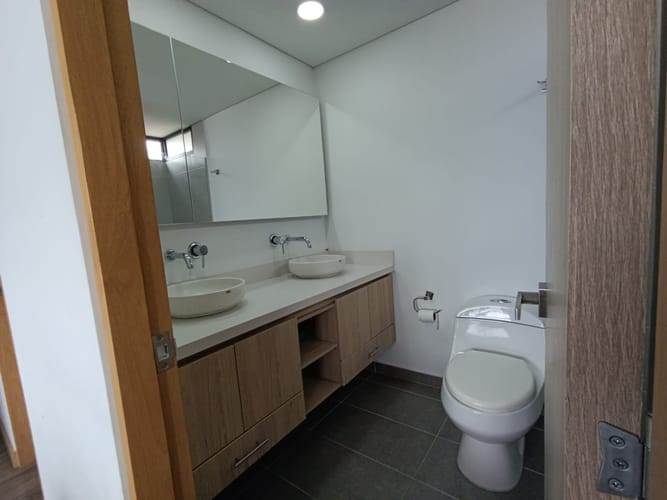 Apartamento en venta en El Poblado, Medellín · foto 3 de 15