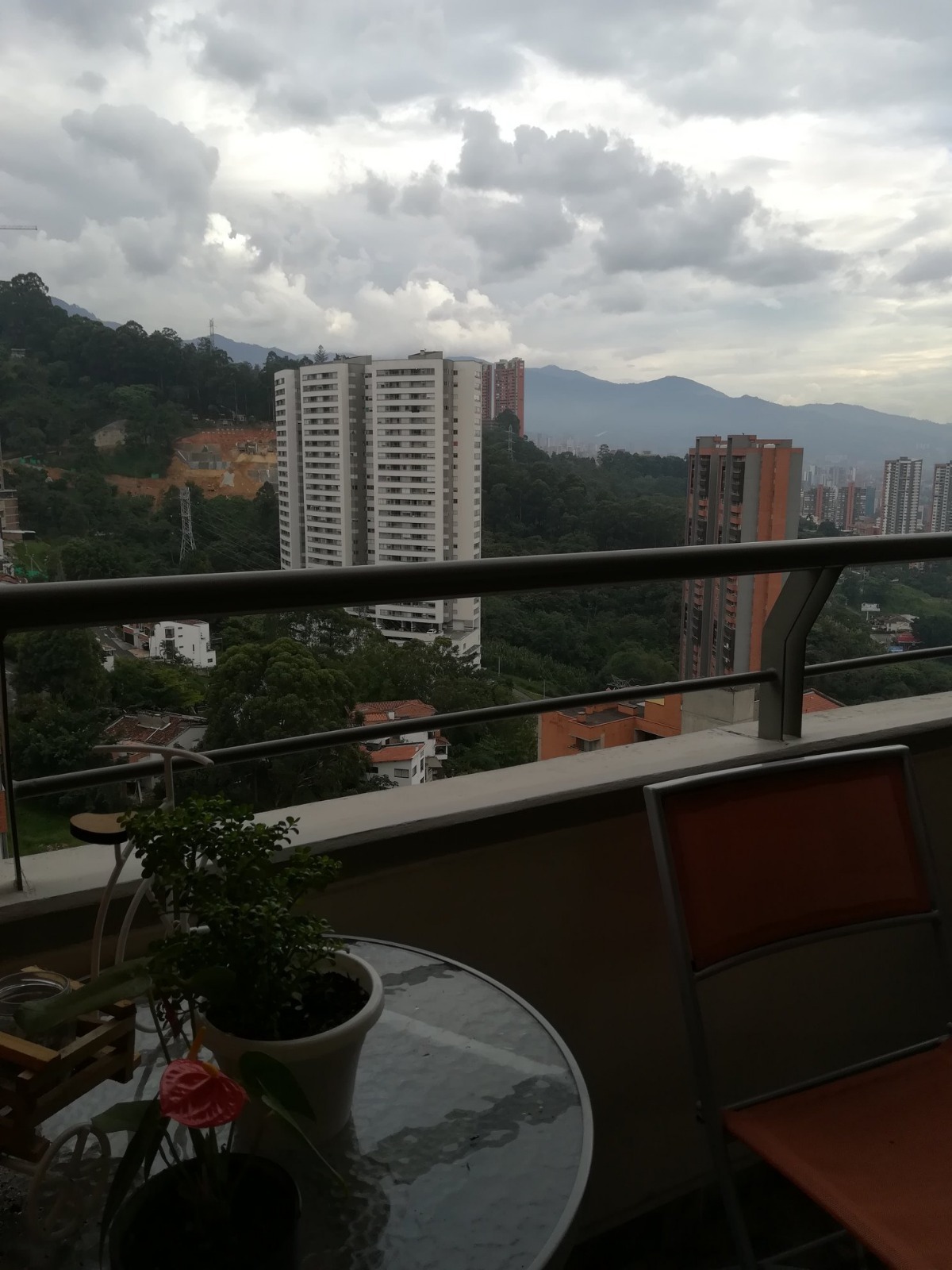 Apartamento en venta en El Poblado, Medellín · foto 2 de 17