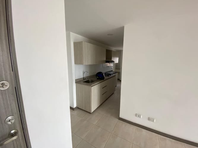 Apartamento de 3 alcobas en venta en Entreamigos, Sabaneta, 77 m² · foto 3 de 13