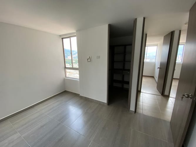 Apartamento de 3 alcobas en venta en Entreamigos, Sabaneta, 77 m² · foto 5 de 13