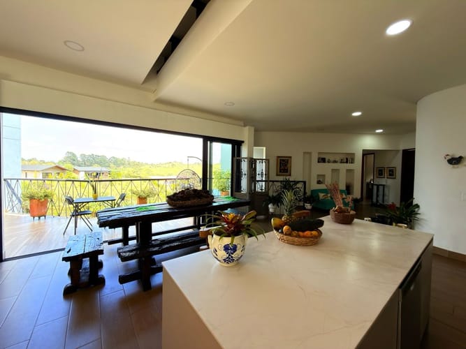 Casa de 5 alcobas en venta en Quirama, El Carmen de Viboral, 315 m² · foto 3 de 24