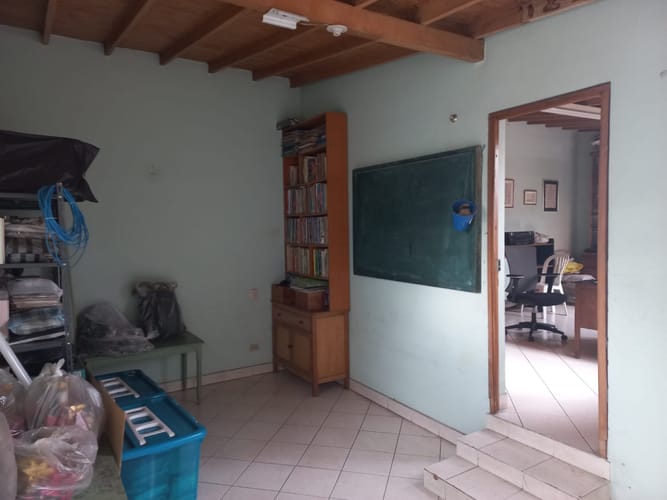 Casa de 13 alcobas en venta en Belén, Medellín, 198 m² · foto 2 de 15