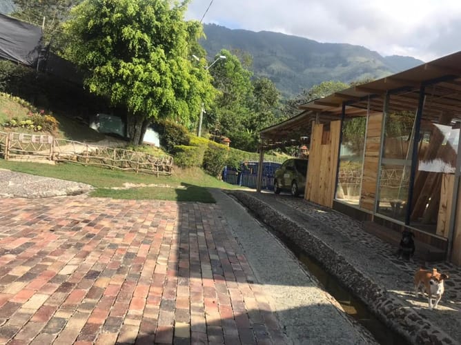 Casa de 4 alcobas en venta en Zarzal Curzao, Copacabana, 1300 m² · foto 6 de 20