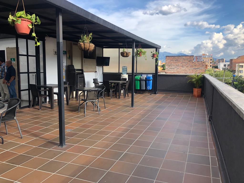 4BR Building in Bolivariana (175 m²) for Sale - 4