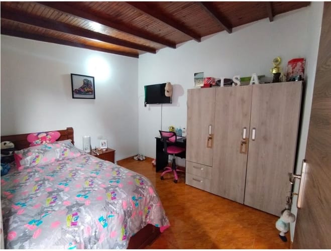 Casa de 6 alcobas en venta en Las Palmas, Medellín, 135 m² · foto 7 de 23