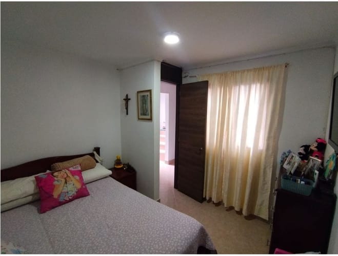 Casa de 6 alcobas en venta en Las Palmas, Medellín, 135 m² · foto 9 de 23