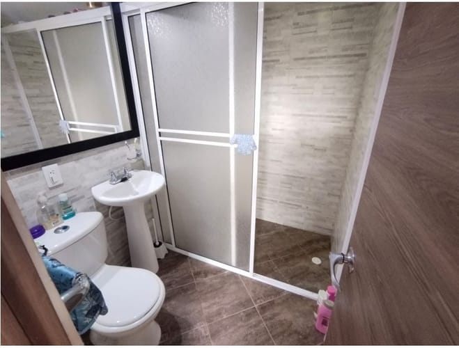 Casa de 6 alcobas en venta en Las Palmas, Medellín, 135 m² · foto 11 de 23