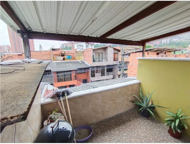 Casa de 6 alcobas en venta en Las Palmas, Medellín, 135 m² · foto 12 de 23