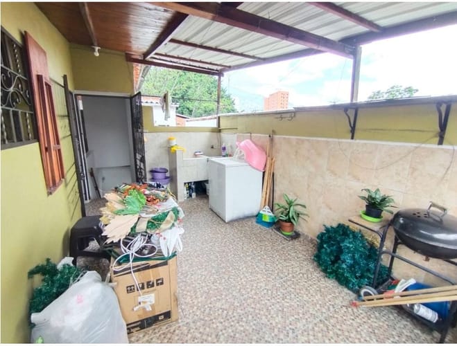 Casa de 6 alcobas en venta en Las Palmas, Medellín, 135 m² · foto 13 de 23