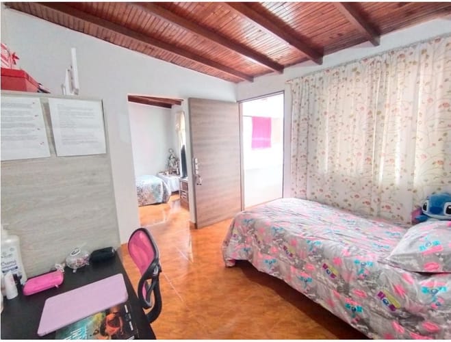Casa de 6 alcobas en venta en Las Palmas, Medellín, 135 m² · foto 15 de 23