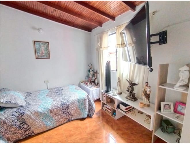 Casa de 6 alcobas en venta en Las Palmas, Medellín, 135 m² · foto 16 de 23