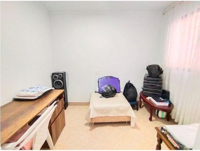 Casa de 6 alcobas en venta en Las Palmas, Medellín, 135 m² · foto 17 de 23