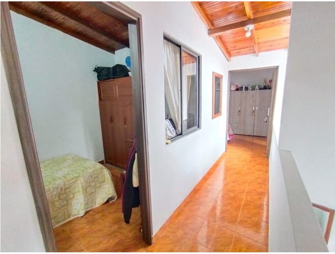 Casa de 6 alcobas en venta en Las Palmas, Medellín, 135 m² · foto 19 de 23