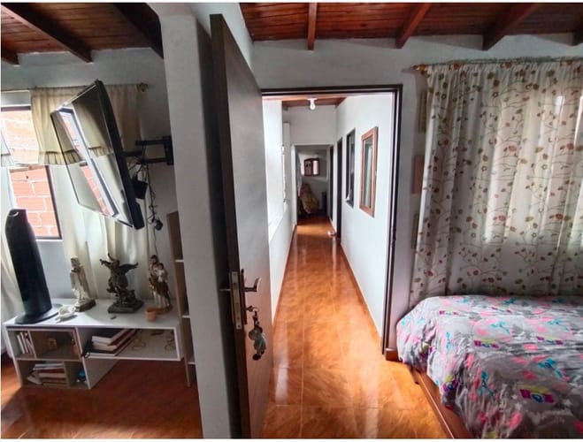 Casa de 6 alcobas en venta en Las Palmas, Medellín, 135 m² · foto 21 de 23