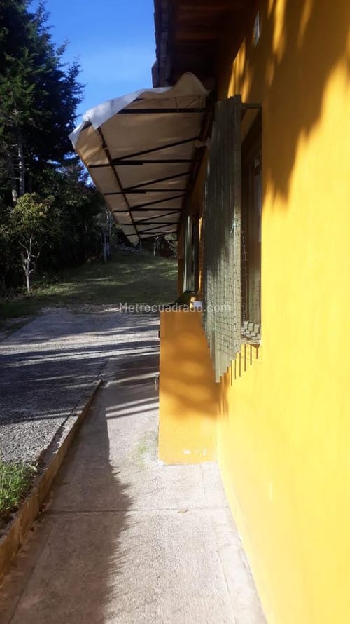 Finca en venta en Santa Elena, Medellín, 7382 m² · foto 2 de 16
