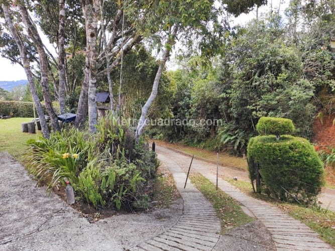 Finca en venta en Santa Elena, Medellín, 7382 m² · foto 3 de 16