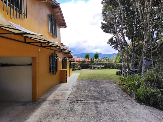 Finca en venta en Santa Elena, Medellín, 7382 m² · foto 4 de 16