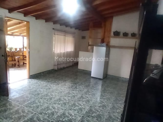 Finca en venta en Santa Elena, Medellín, 7382 m² · foto 7 de 16