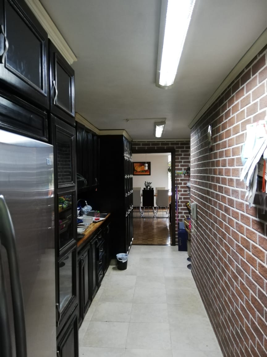 Apartamento en venta en El Poblado, Medellín · foto 3 de 18