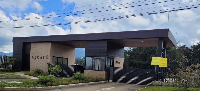 Lote en venta en El Tambo, La Ceja, 1383 m² · foto 2 de 5
