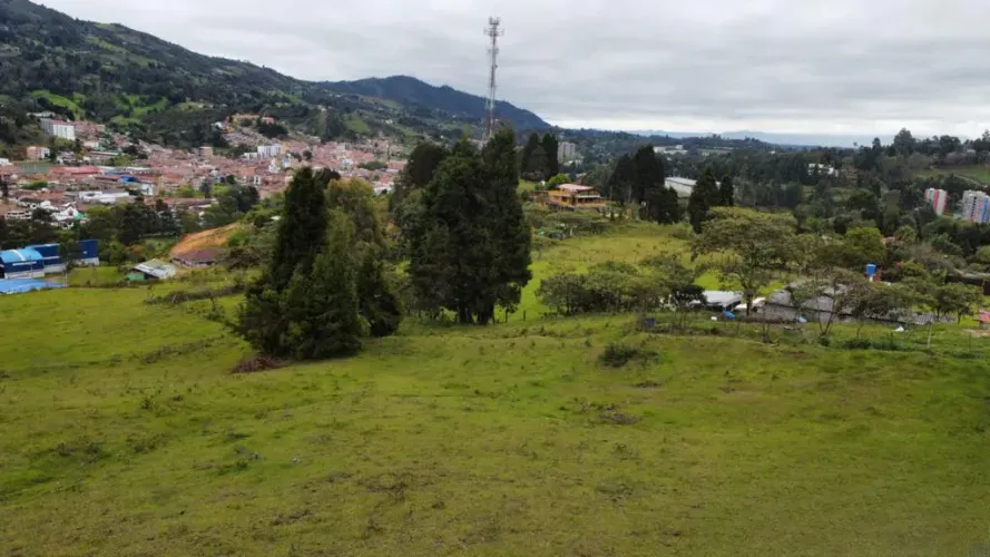 Lote en venta en Guarne, 21000 m² · foto 4 de 14